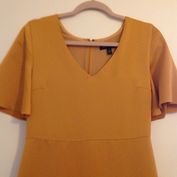 Yellow Satin Flutter midi Dress size 2. - Picture 2 of 2